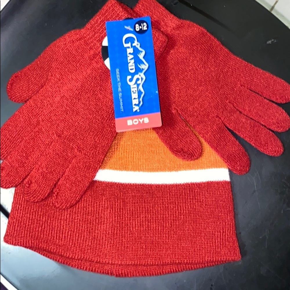 New grand Sierra Two piece Hat and gloves set